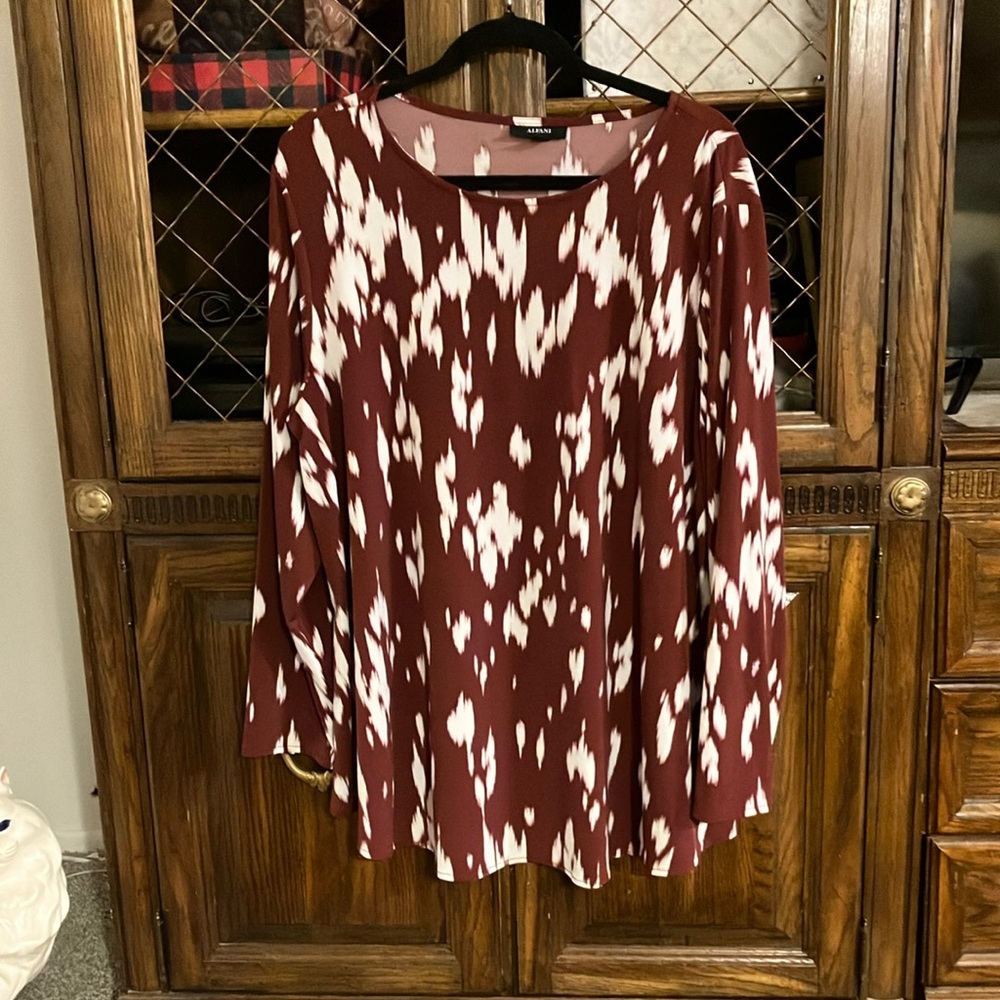 Alfani Maroon and White Long Sleeve Tunic